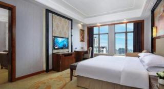 Vienna International Hotel Nanning Railway Station Mingxiu Road Metro Station - 1