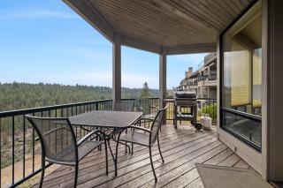 Hot-Tub - Picturesque 2 BDR in Resort - Bend - 9