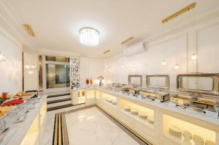 Delina Castle Coffee & Hotel - Hanoi - 1