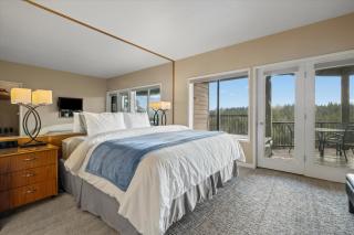 Hot-Tub - Picturesque 2 BDR in Resort - Bend - 7