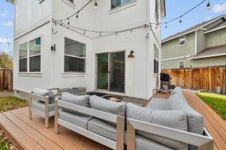 Fam-Friendly- Hot-tub - 30min to MT Bachelor - Bend - 5