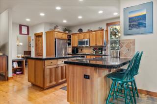 Hot-Tub - Prime Location - Spacious 4BDR - Pets OK - Bend - 7