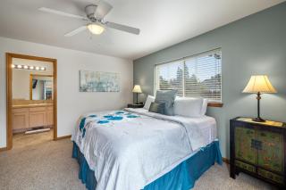 Pet-friendly - 3BDR - Minutes to Downtown - Bend - 2