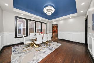 Gorgeous 5 BR Gem with Games - Chicago - 9