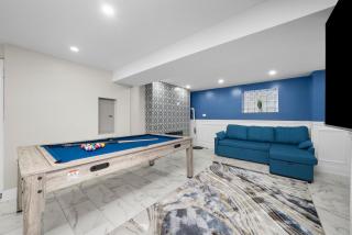 Gorgeous 5 BR Gem with Games - Chicago - 8