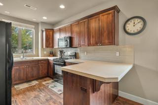 Hot-tub Pet-friendly minutes to Downtown - Bend - 2