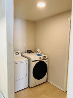 Cozy 2-Bedroom Basement Aptment-Separate entrance - Lake Point - 1