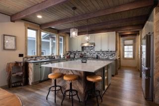 Three Pine Cabin - Charming Family Stay Hot Tub - Bend - 7
