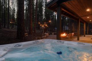 Three Pine Cabin - Charming Family Stay Hot Tub - Bend - 6