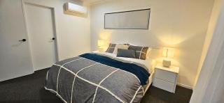 Noble Casa Brand New Estate Sleeps 8 Burpengary East - Morayfield - 3
