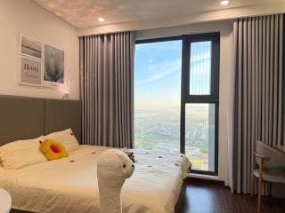 Lux Suite 1BR - Breeze city view, Rooftop Pool & Private Fitness, Masteri A Vinhome Smart Hanoi - Mochie Homestay - Phú Thú - 0