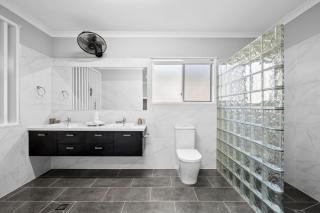 Sunset House at Pelican Waters - Pelican Waters - 2