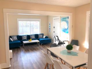 Viva California - Cozy Home with Backyard Oasis, BBQ & Firepit - 0