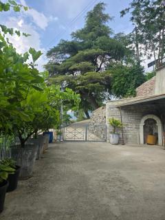 ADA's Guest House - Gjirokastër - 9