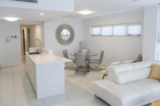 Kings Edge Holiday Apartments - Caloundra - 5