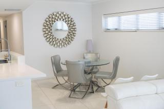 Kings Edge Holiday Apartments - Caloundra - 1