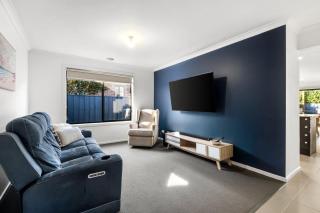 Family-Friendly 4BR Mount Duneed Manor - Mount Duneed - 7