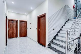 Collection O Shree Ji Puram Near Prem Mandir - 1