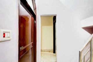 Collection O Paharganj Chuna Mandi near Railway Station - 5