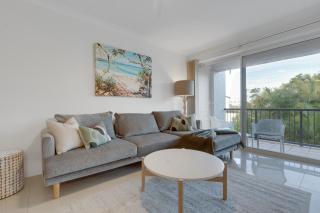 2 BR Coastal Bliss Opposite Currumbin Beach - 0