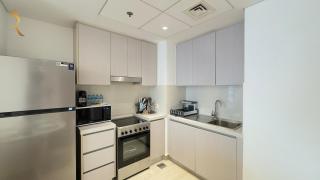 Stylish 1BR Apartment Prime Yas Island Location - Abu Dhabi - 3