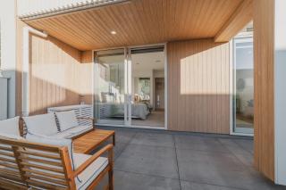 Central 1BR Apartment with Kitchen & Patio - 9