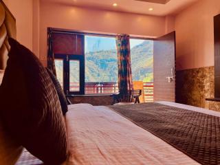 The Doon Nature Valley Resort Best Selling Property in Mussoorie ! Luxury Rooms ! Mountain View ! Open Terrace ! Cafe ! Parking ! by Sitara Group - Mussoorie - 3