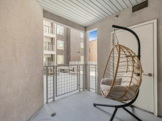 Central SLC Apartment King Bed Gym Smart TV - Salt Lake City - 8