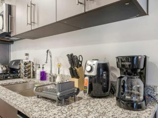 Central SLC Apartment King Bed Gym Smart TV - Salt Lake City - 5