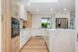 Executive Home in Prime Annandale Location - Rosslea - 2