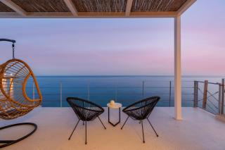 Melivia Seafront Resort - Nea Skioni - 6