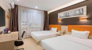 7 Days Premium· Zhoushuizi Airport Wal-Mart - Dalian - 1