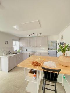 The Glandore Hideaway With 4 En Suite - Cork - 8