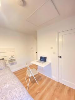 The Glandore Hideaway With 4 En Suite - Cork - 3