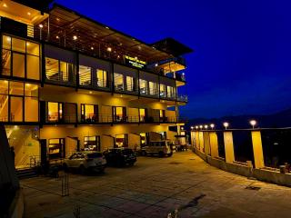 Sitara Scenic Mountain View Hotel & Resort, Mussoorie - luxury Rooms with open Rooftop Cafe - Masuri - 8