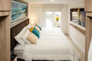 Modern 3BR 2BA Apt with Parking Steps from Kennedy Park, Trendy Cafés & Best Restaurants - 9