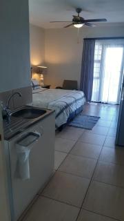 My Den Beachfront B&B and Self-Catering - Port Shepstone - 2