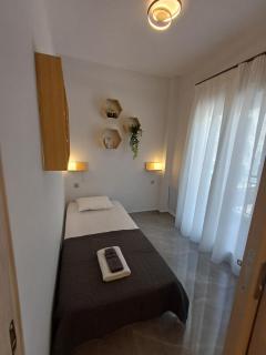 City Centre Apartment near Metro Station - 2