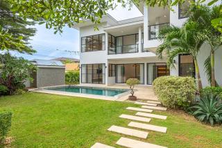 V212 One Of The Most Beautiful Villa In Phuket - Ban Pak Lak - 9