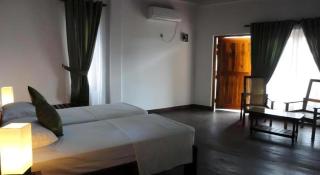 Naaval Hotel - Batticaloa - 9
