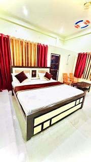"AYODHYA HOTEL SHIVAY Near Ram Janam Bhoomi - FULLY Air Conditioned Rooms With Wi-fi #Room Service #Prime Location - Best Seller Hotel In AYODHYA" - Ayodhya - 0