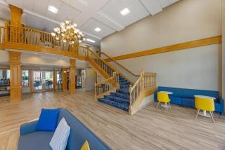 Comfort Suites Salem - 3