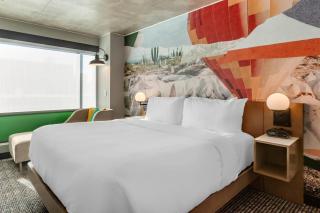 Cambria Downtown Phoenix Convention & Airport Hotel - 2