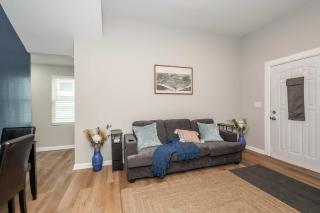 Queen City Retreat 1 Cozy Home for 6 Near Attractions & Restaurants - Cincinnati - 3