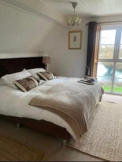 Lake's End Lodge - South Cerney - 4