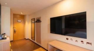 IU Hotel Zhengzhou Wenhua Road Sanquan Road Branch - Zhengzhou - 1