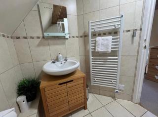 Lake's End Lodge - South Cerney - 2