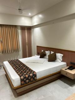 Hotel Dhanashri - Solapur - 8