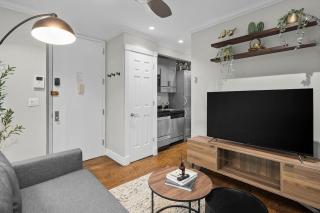 Trendy East Village Escape - New York - 8