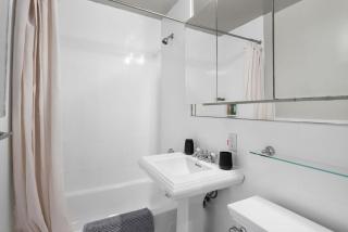 Trendy East Village Escape - New York - 1